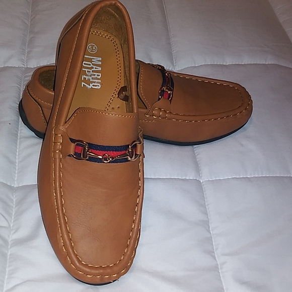 Mario Lopez 5.5 horse bit moccasins with red n green ribbon - Picture 4 of 8